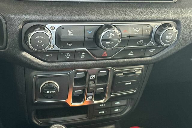 New 2026 Jeep Gladiator Sport AWD/4WD image 16