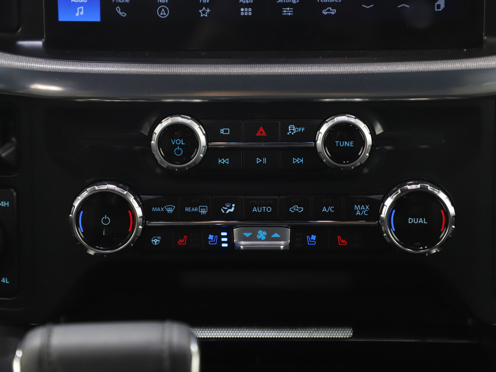 Used 2025 Ford F150 Lariat w/ Bed Utility Package AWD/4WD image 22