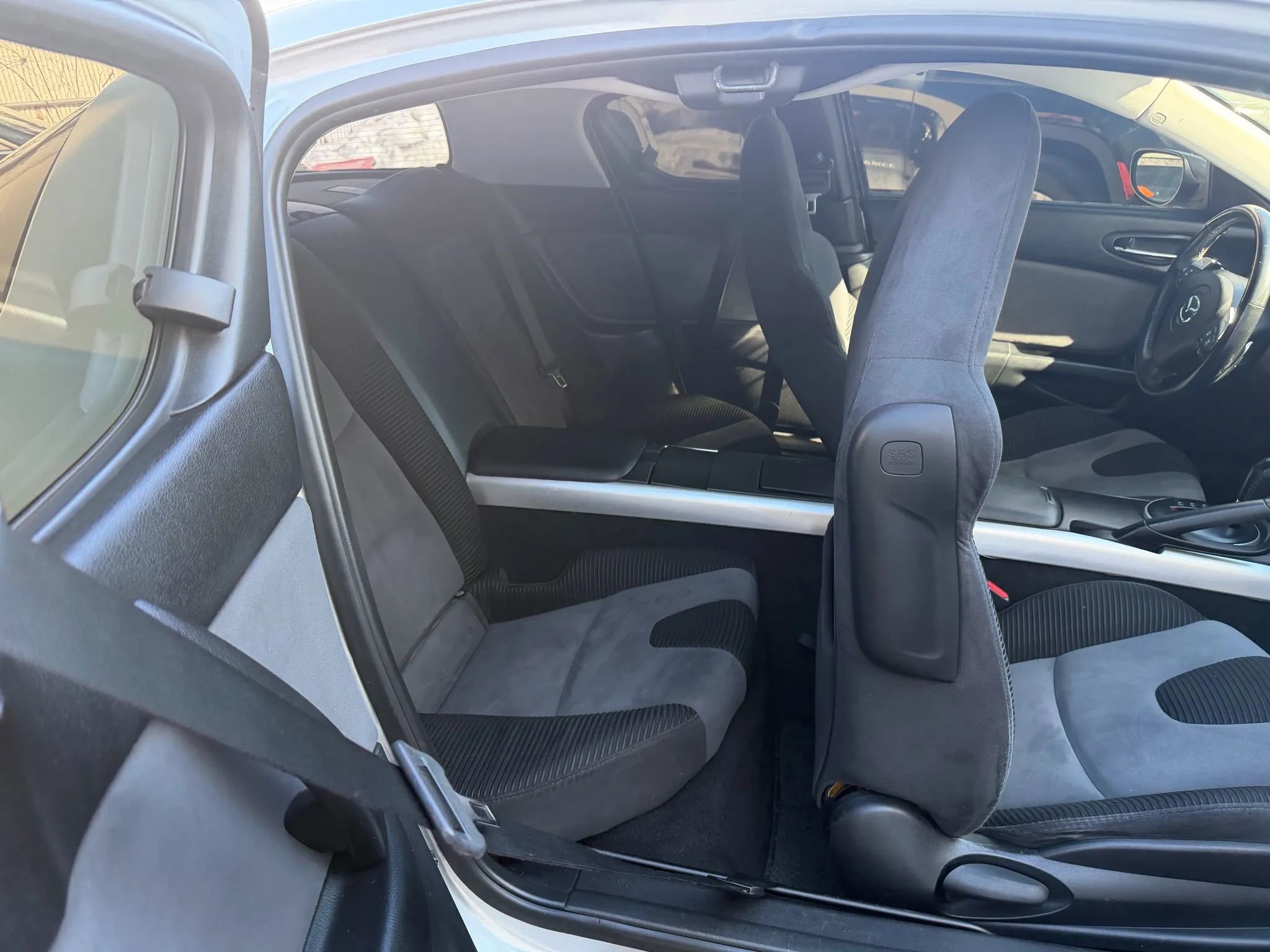 Used 2004 MAZDA RX-8 w/ AT Sport Pkg image 27