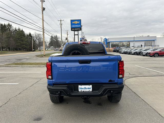 Used 2025 Chevrolet Colorado ZR2 w/ ZR2 Bison Edition AWD/4WD image 4