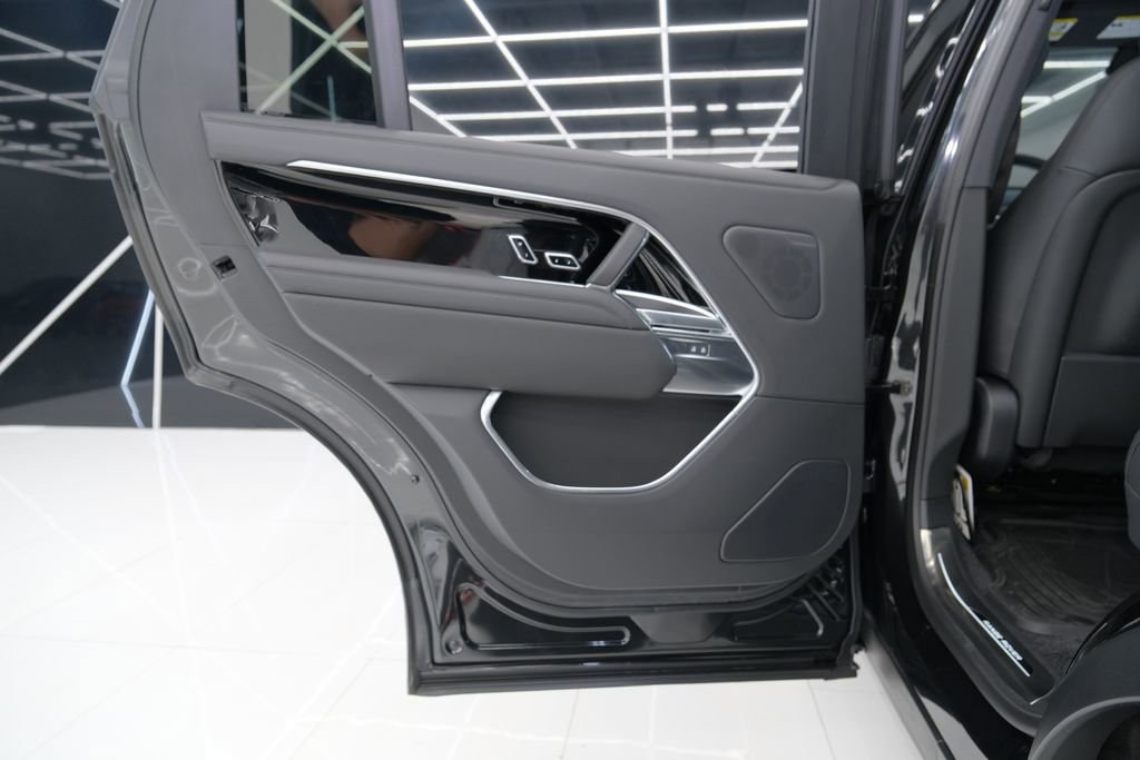 Used 2026 Land Rover Range Rover Long Wheelbase SE image 55