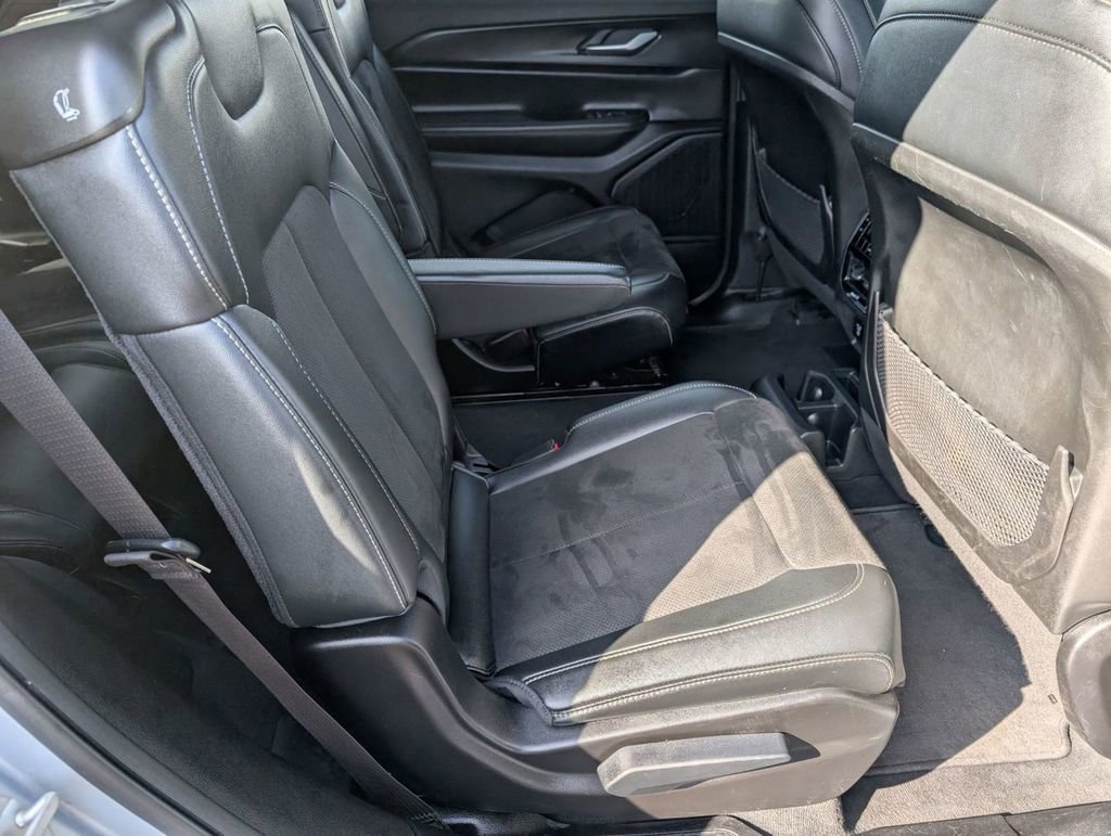 Used 2024 Jeep Grand Cherokee L Altitude image 42