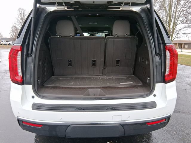 Used 2023 GMC Yukon SLT w/ SLT Luxury Package AWD/4WD image 5