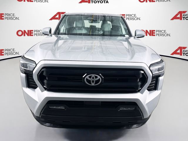 Certified 2024 Toyota Tacoma SR5 AWD/4WD image 2