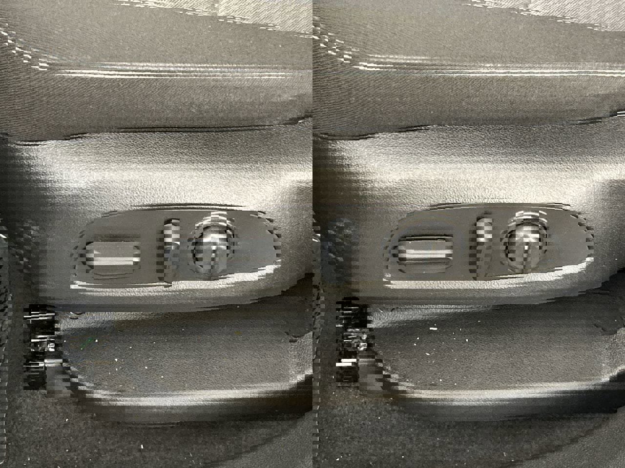 Used 2025 Chevrolet Blazer LT FWD image 19