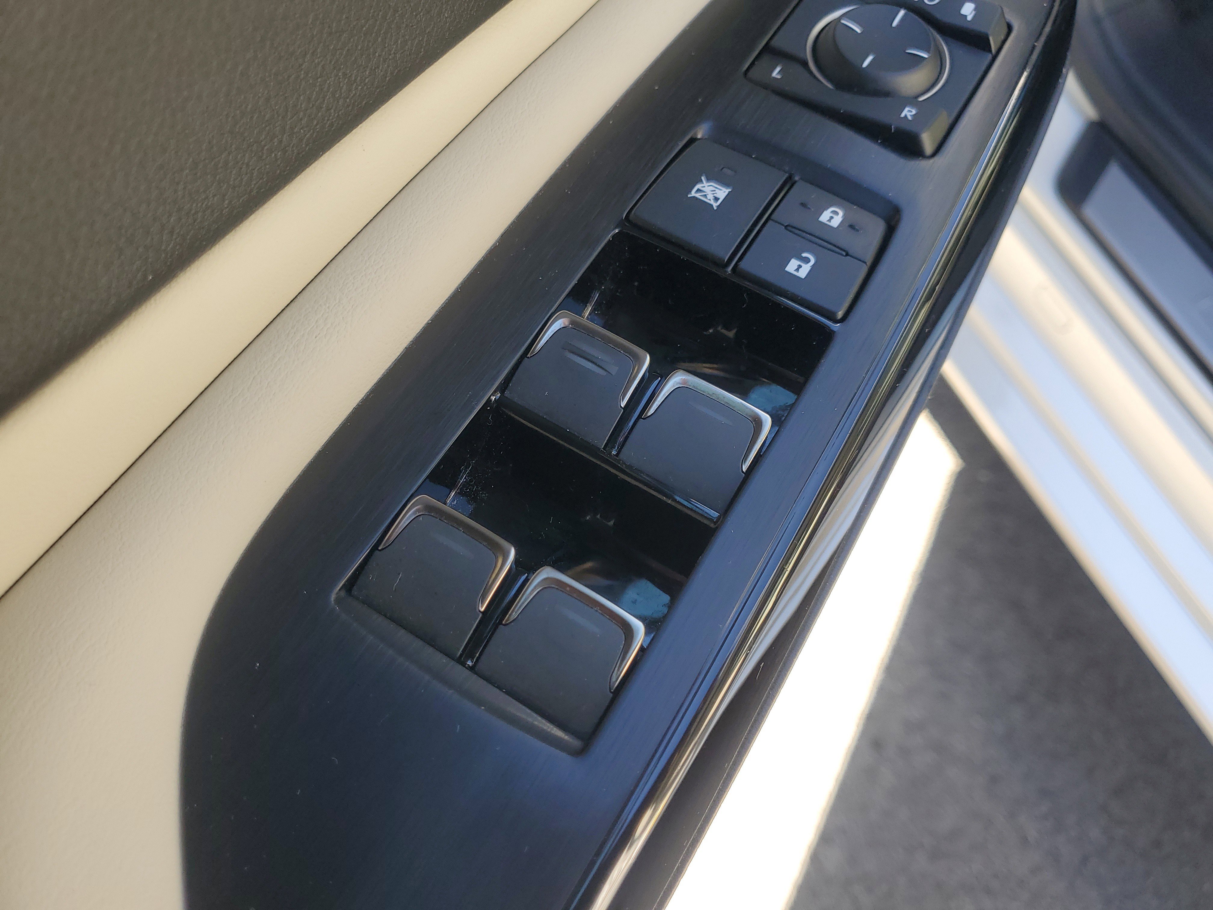 Certified 2024 Lexus ES 350 Ultra Luxury image 20