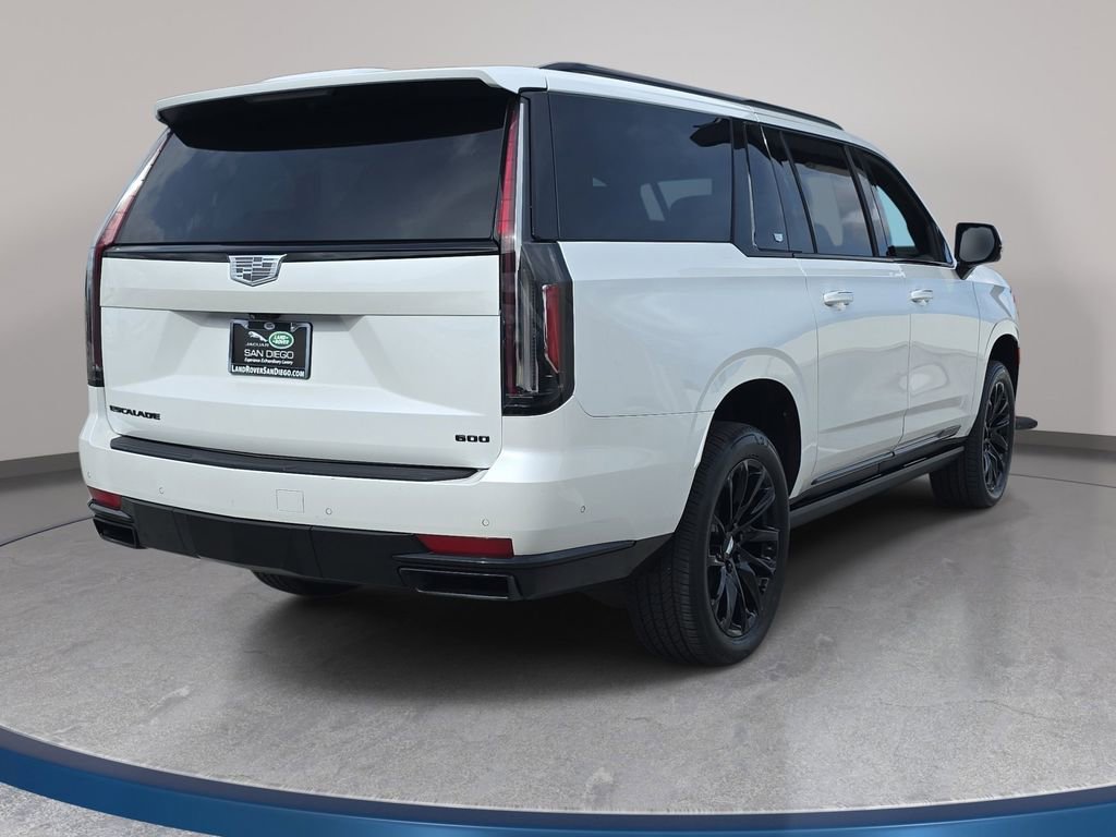 Used 2024 Cadillac Escalade ESV Sport Platinum w/ LPO, ONYX Package AWD/4WD image 6