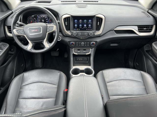 Used 2022 GMC Terrain Denali w/ Denali Premium Package AWD/4WD image 14