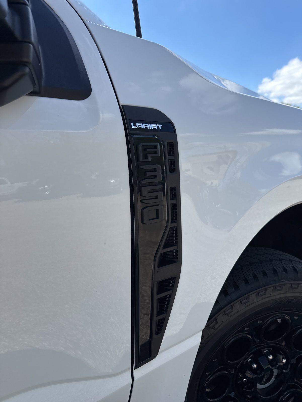 Used 2024 Ford F350 Lariat w/ Lariat Ultimate Package AWD/4WD image 6