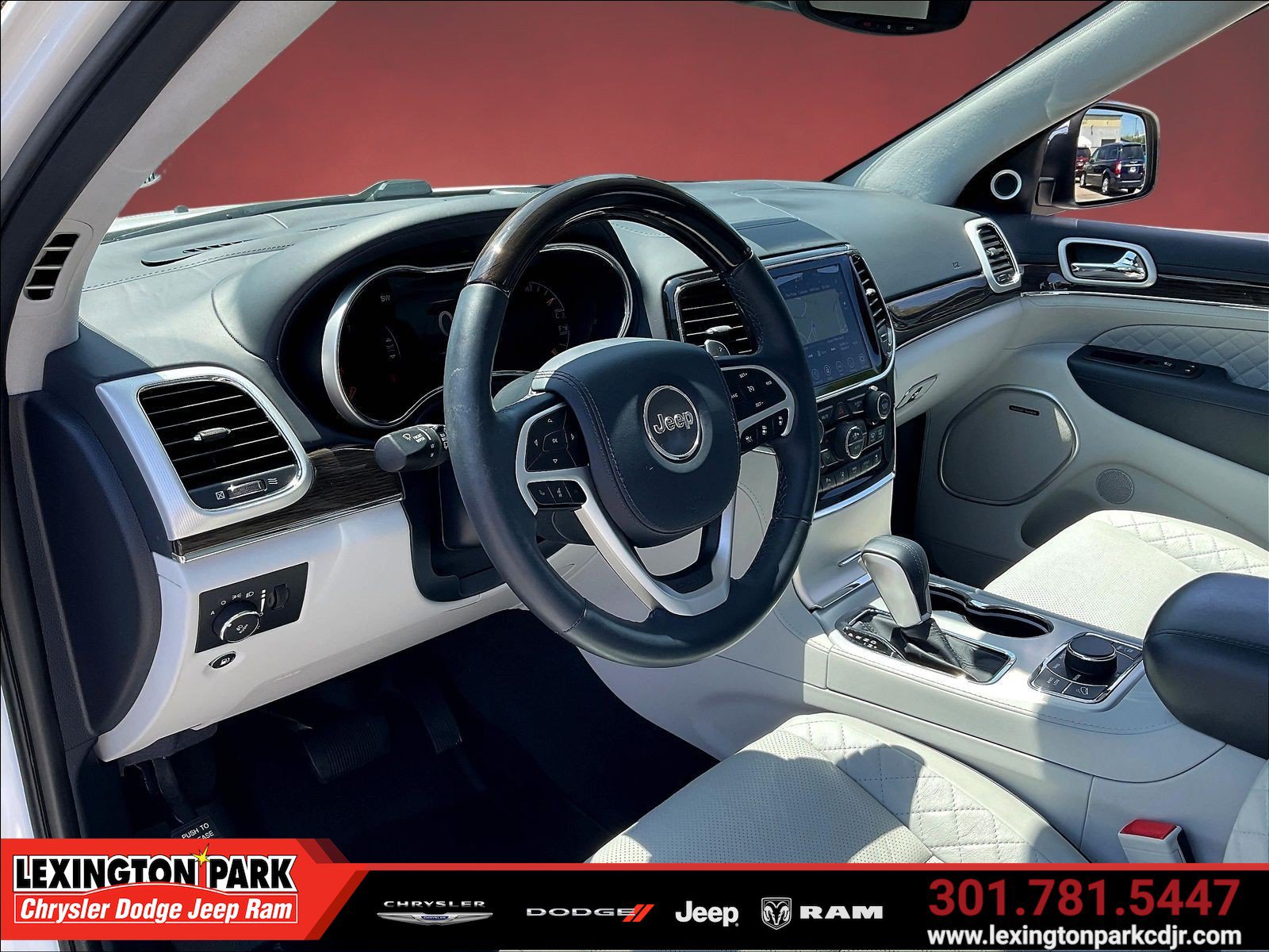 Used 2021 Jeep Grand Cherokee Summit AWD/4WD image 16