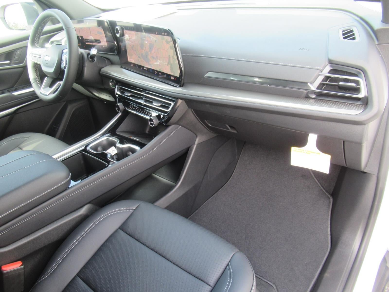 New 2027 Chevrolet Traverse LT FWD image 11