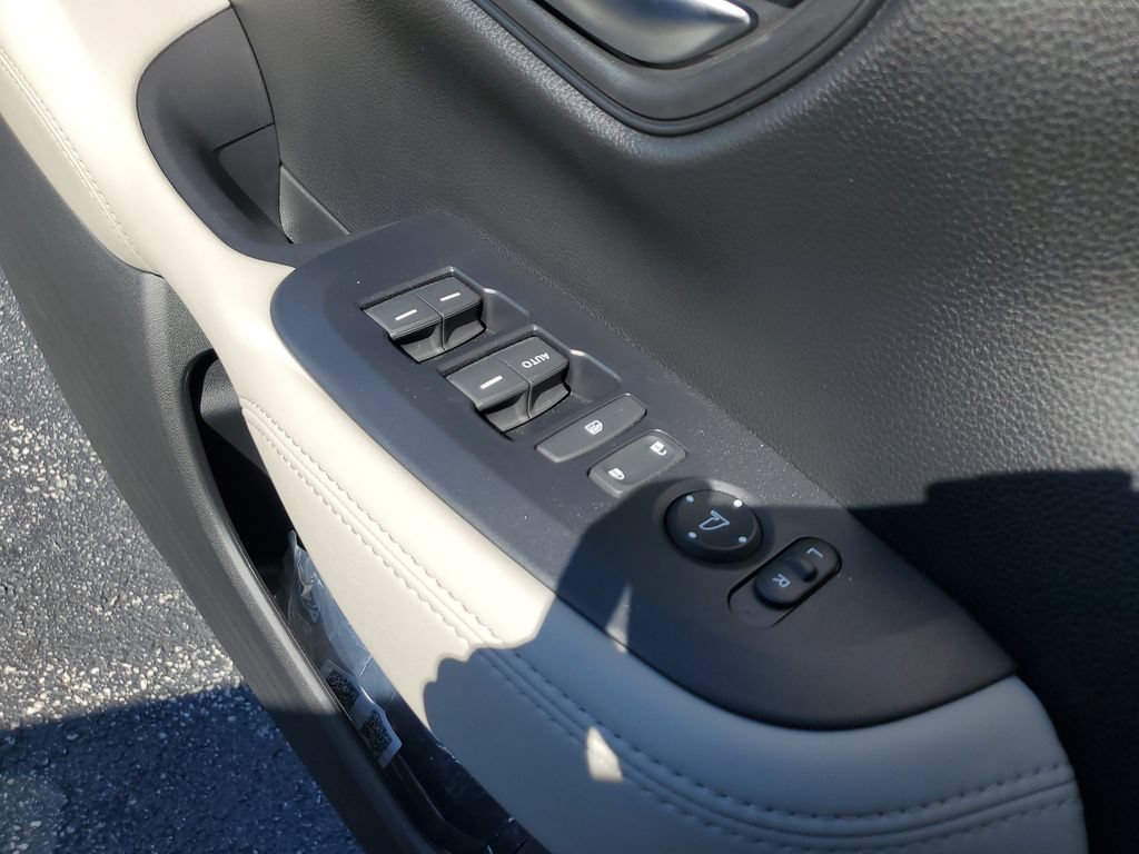 New 2027 Honda HR-V LX image 22