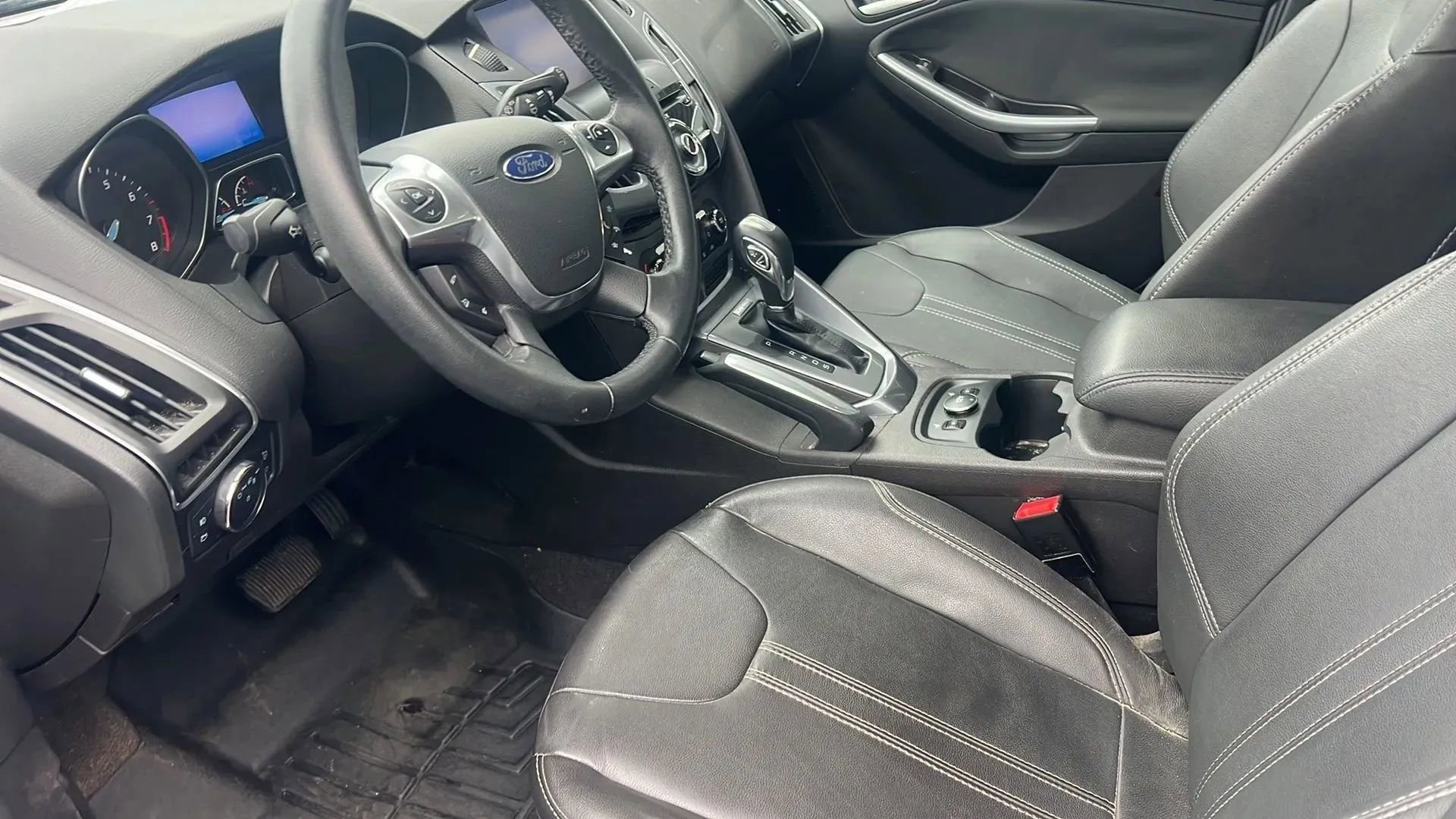 Used 2013 Ford Focus Titanium w/ Titanium Handling Pkg image 21