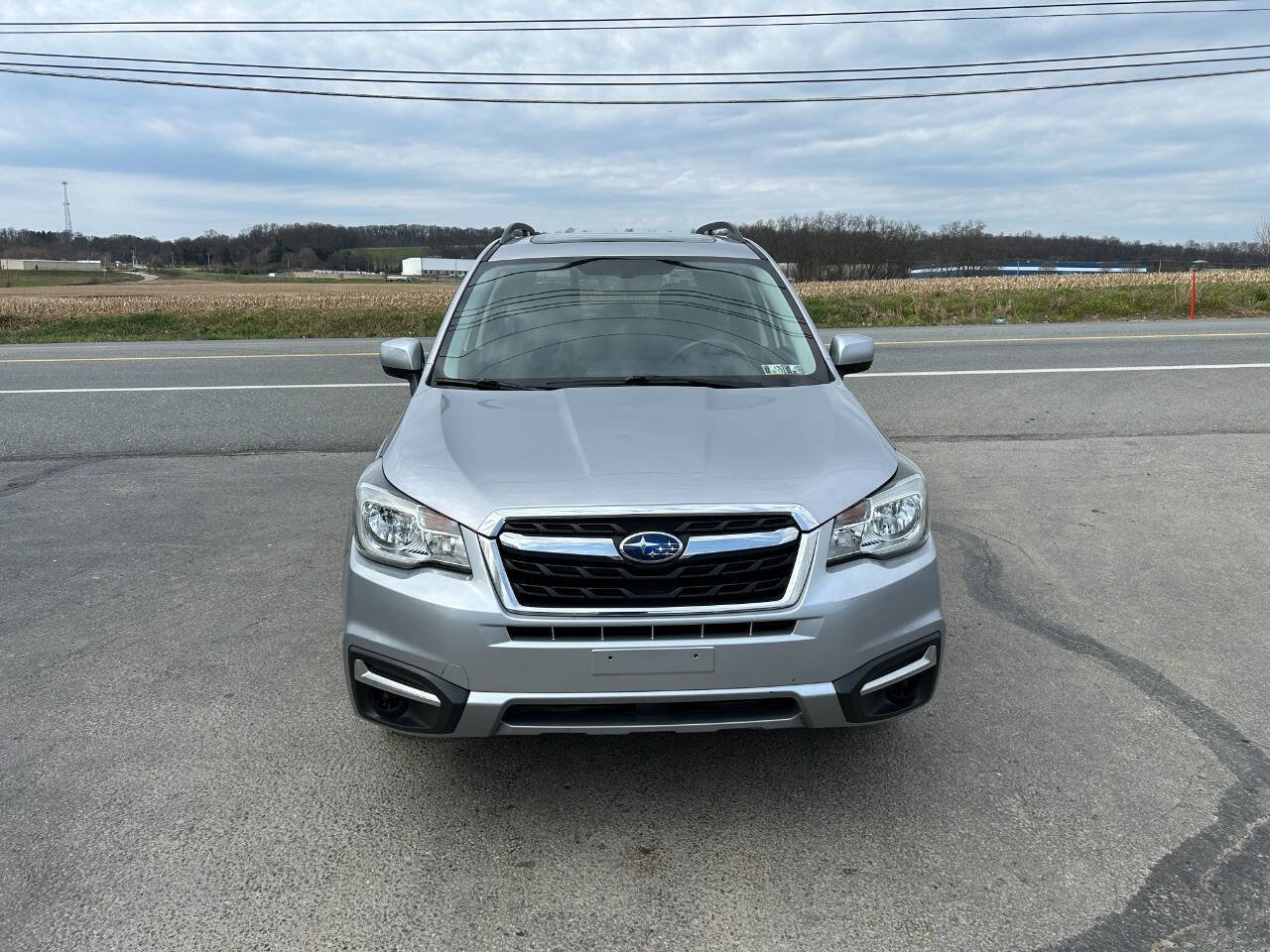 Used 2017 Subaru Forester 2.5i Premium w/ All-Weather Package AWD/4WD image 4