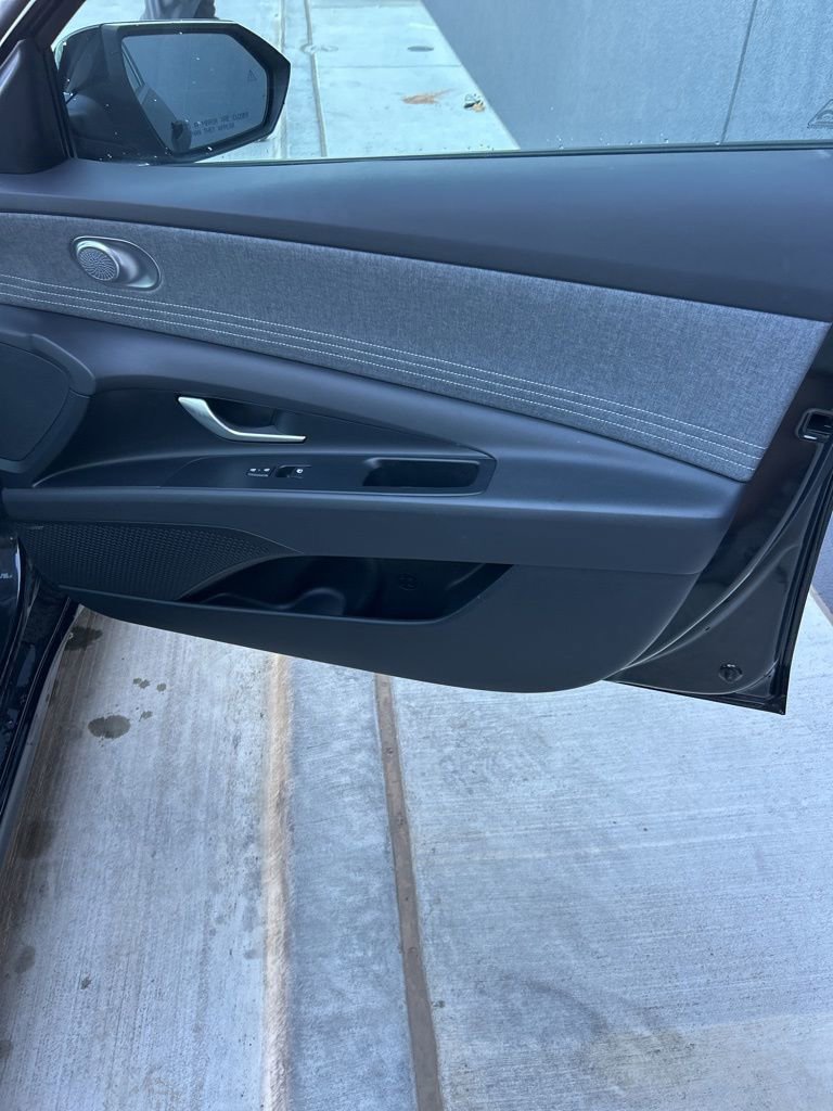 Certified 2025 Hyundai Elantra Limited image 15
