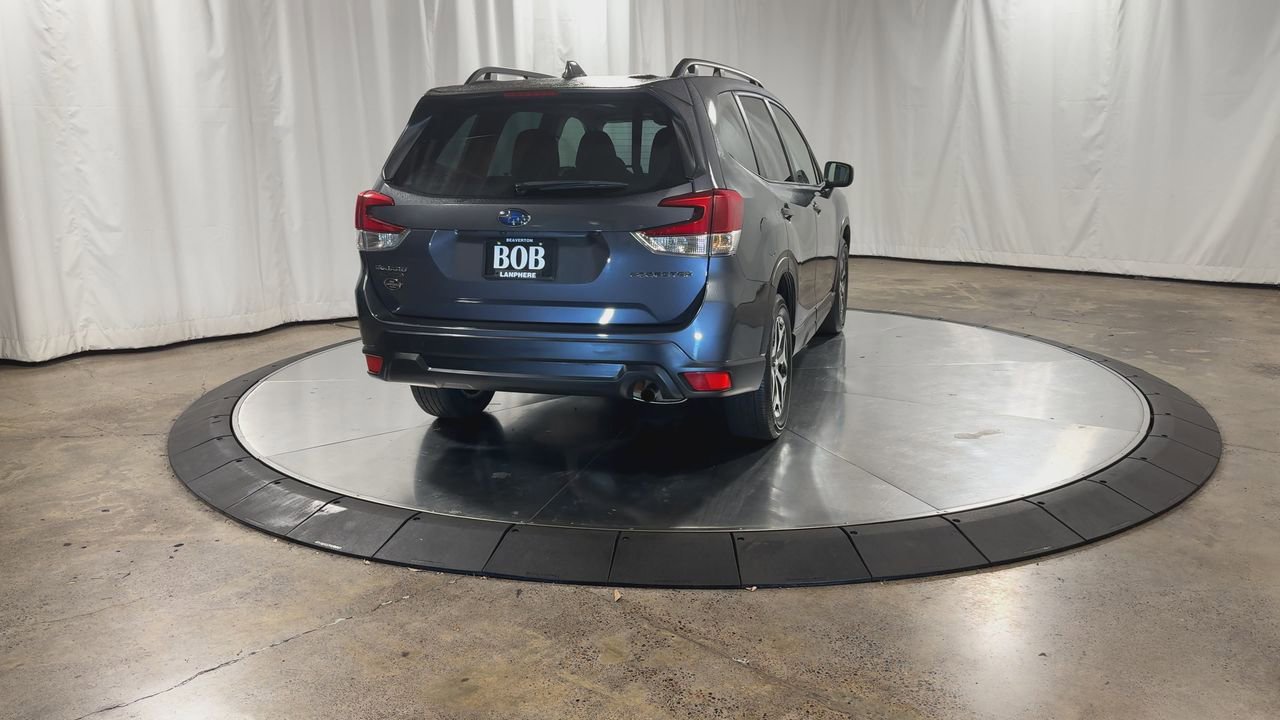 Used 2023 Subaru Forester Premium image 9