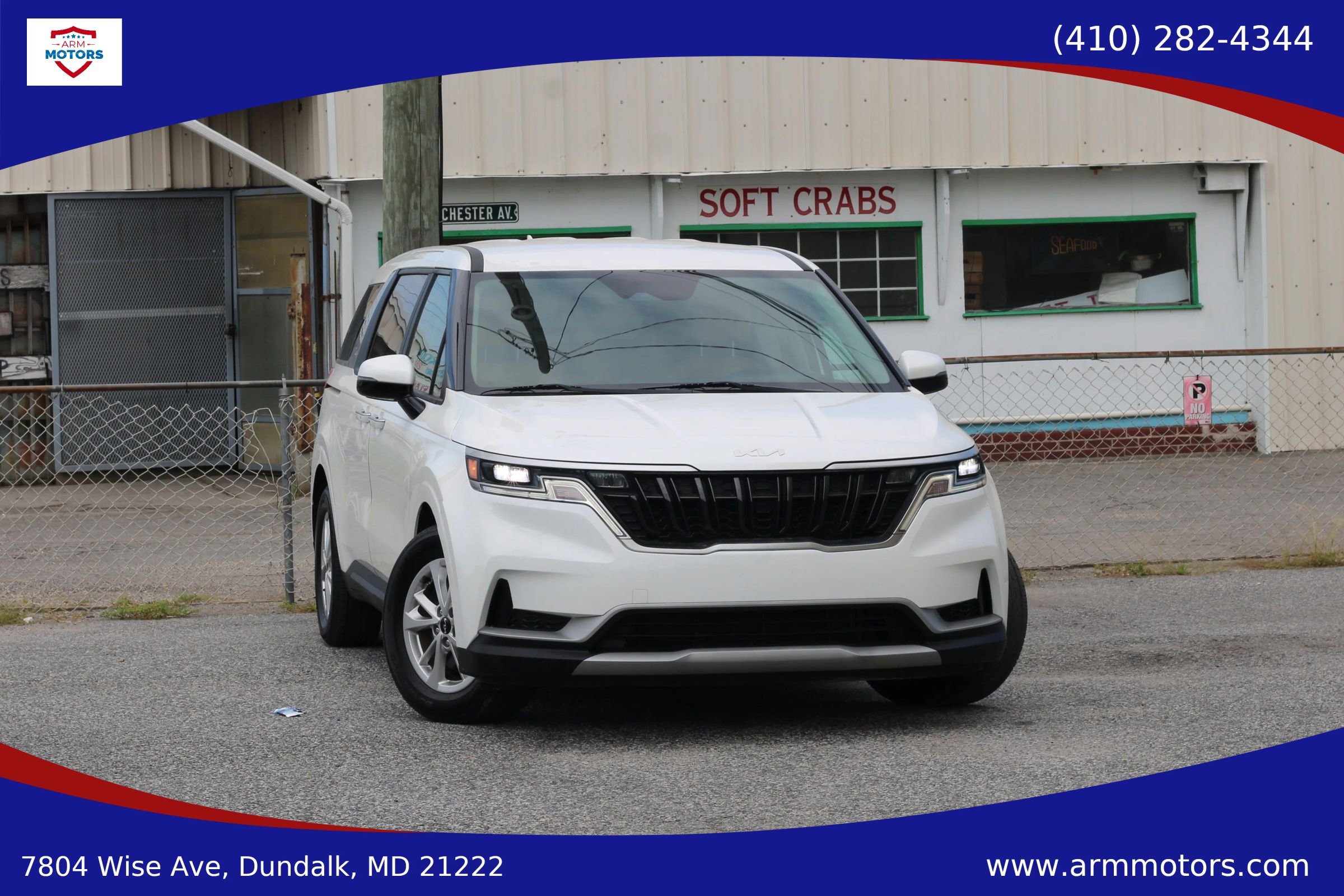 Used 2023 Kia Carnival LX FWD image 1