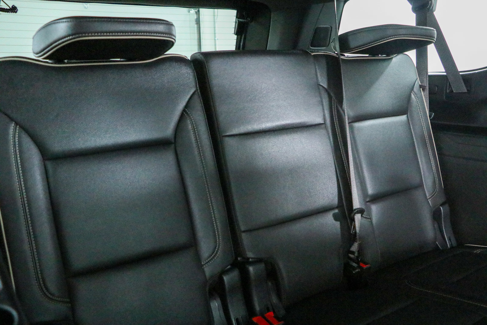 Used 2023 GMC Yukon XL SLT AWD/4WD image 33