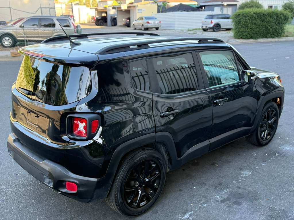 Used 2017 Jeep Renegade Altitude image 14