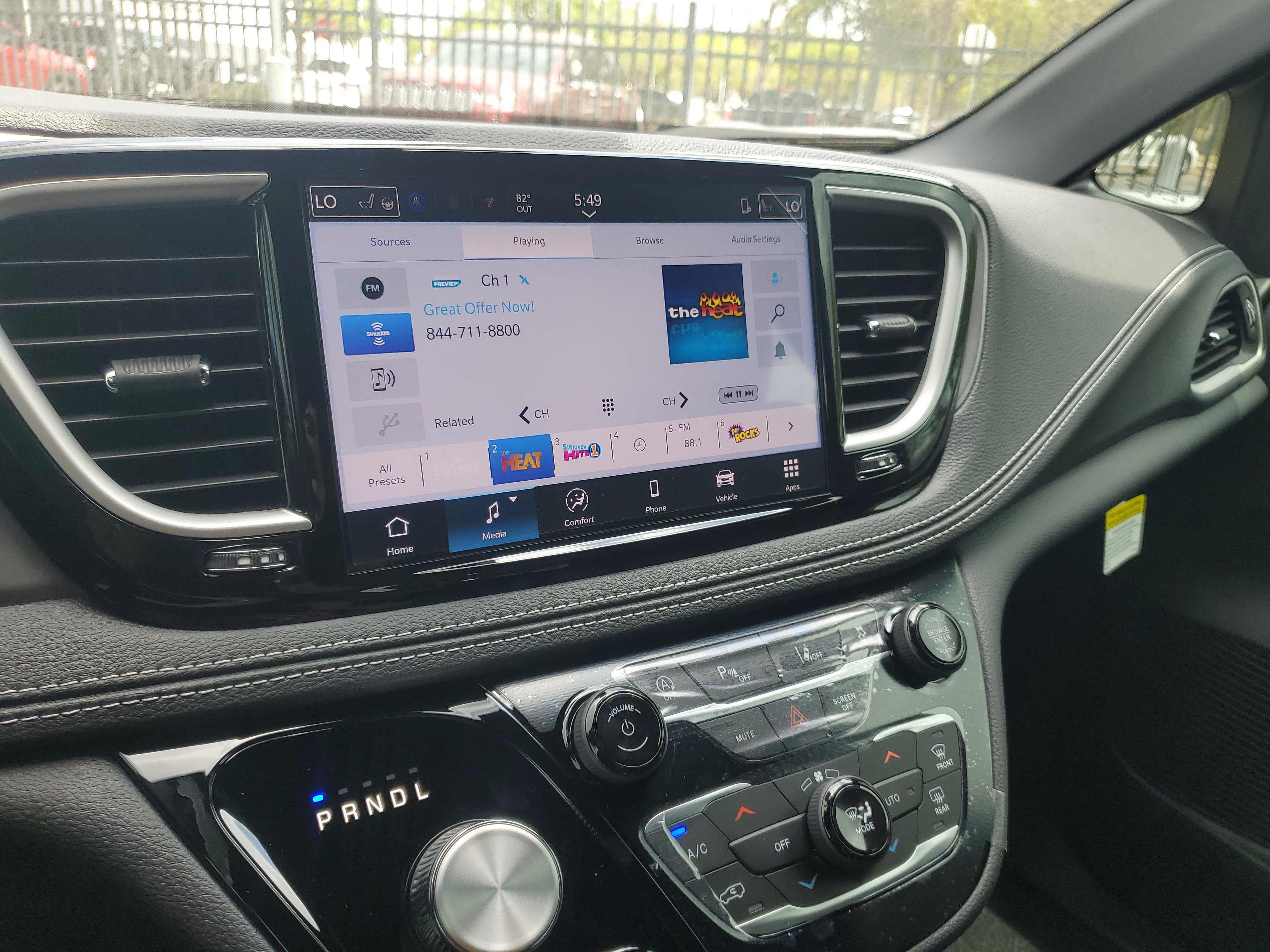 New 2026 Chrysler Pacifica Select image 19