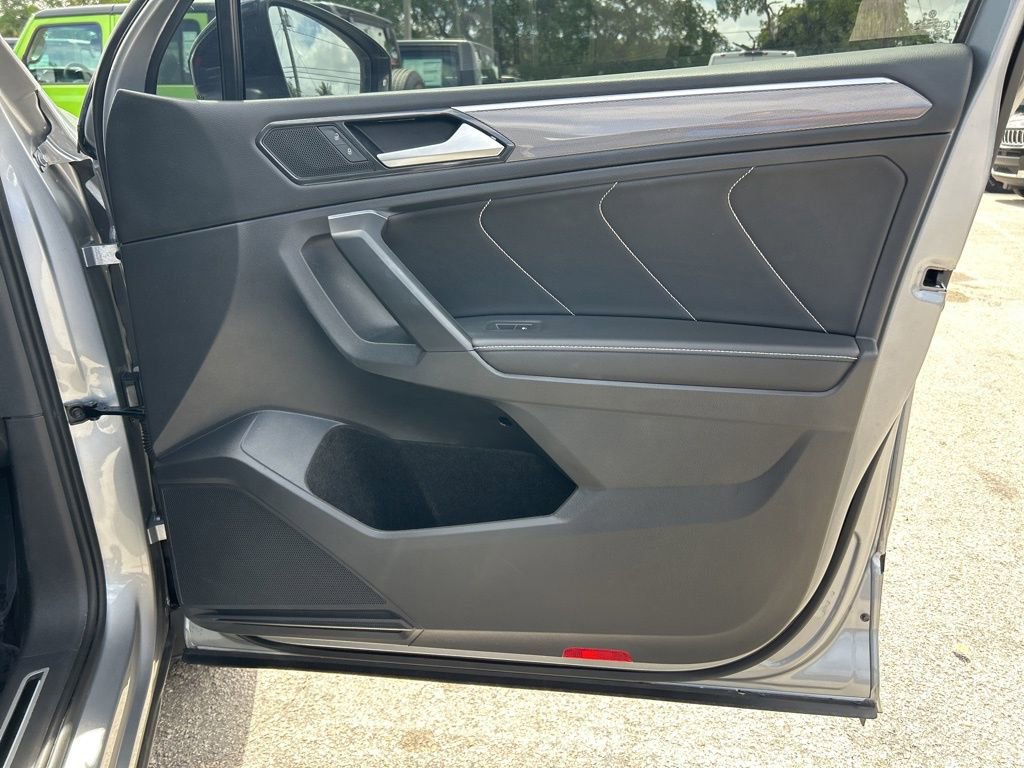 Used 2023 Volkswagen Tiguan SE R-Line image 26