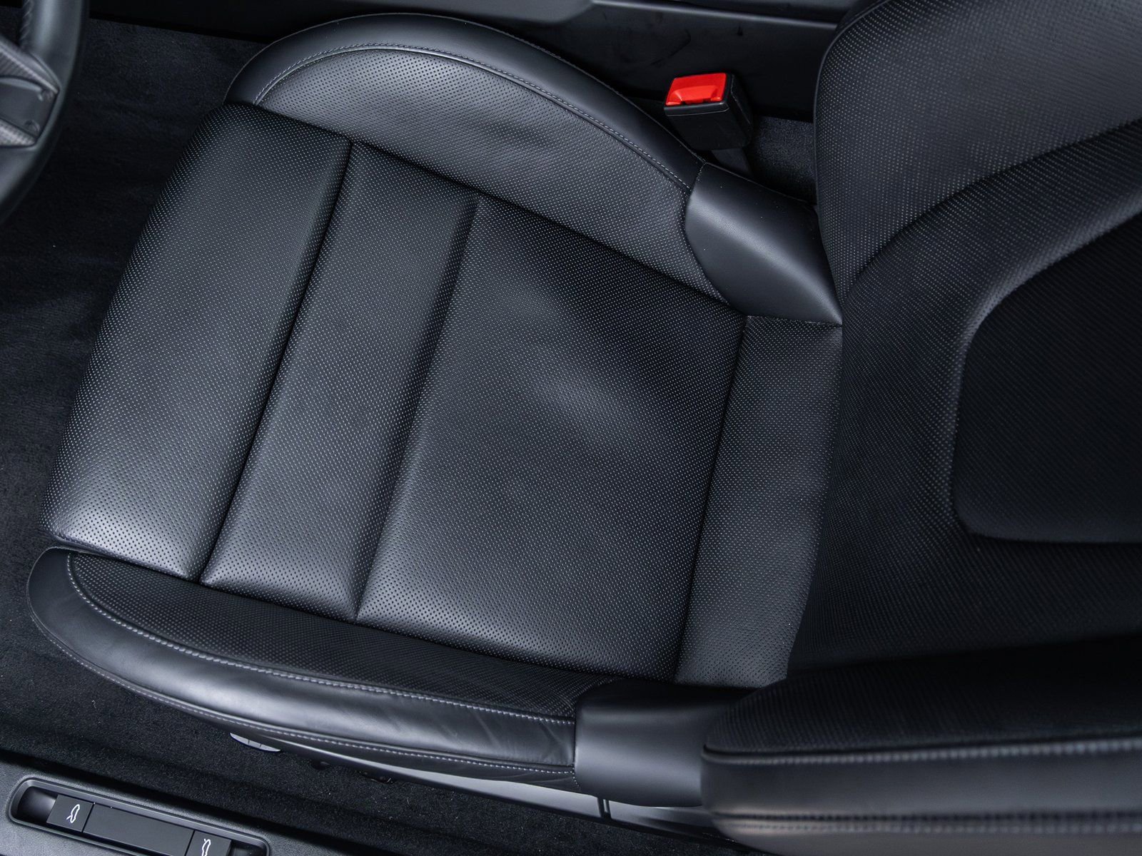 Used 2025 Porsche 911 Carrera GTS image 25