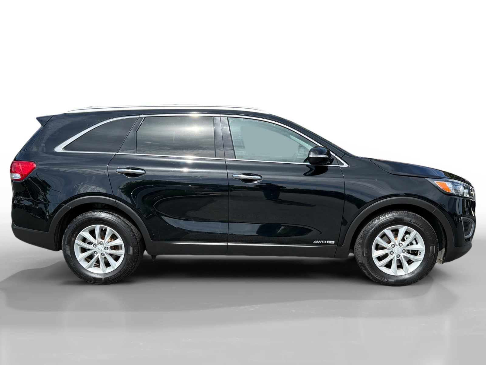 Used 2017 Kia Sorento LX image 6