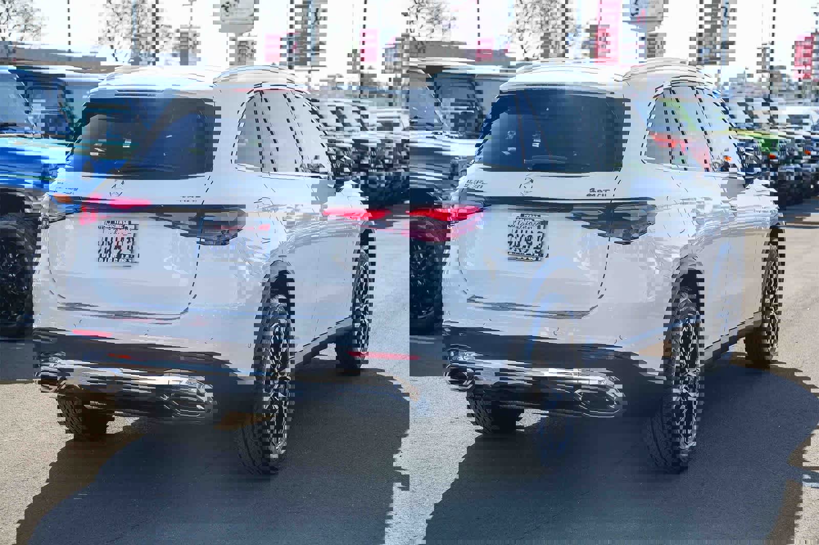 Used 2025 Mercedes-Benz GLC 350e 4MATIC image 4