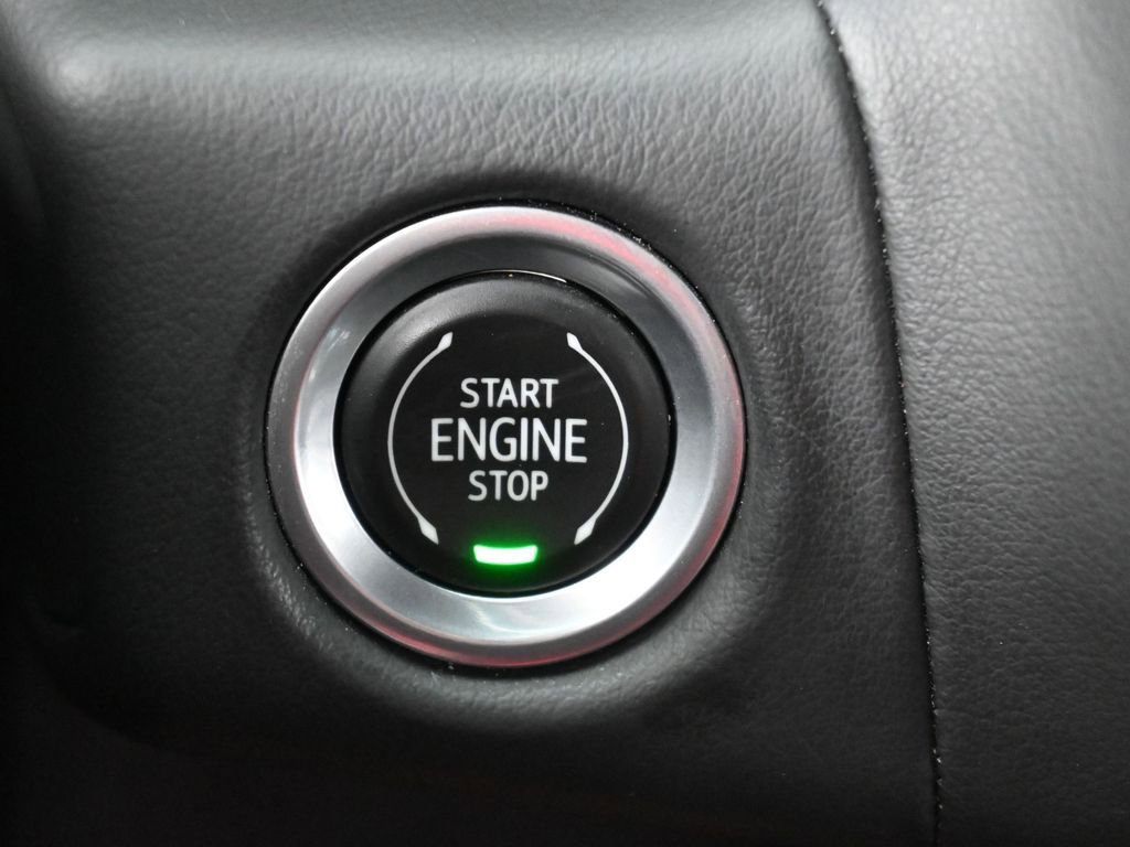 Used 2023 Chevrolet Suburban LT image 28