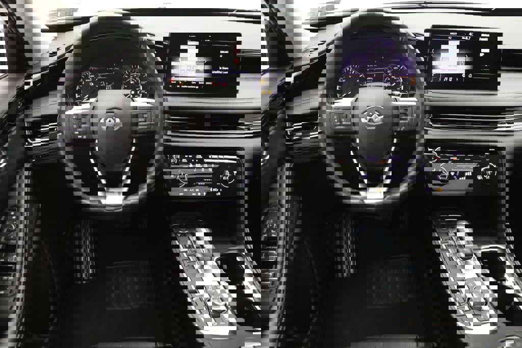 Used 2025 INFINITI QX60 Pure AWD/4WD image 13