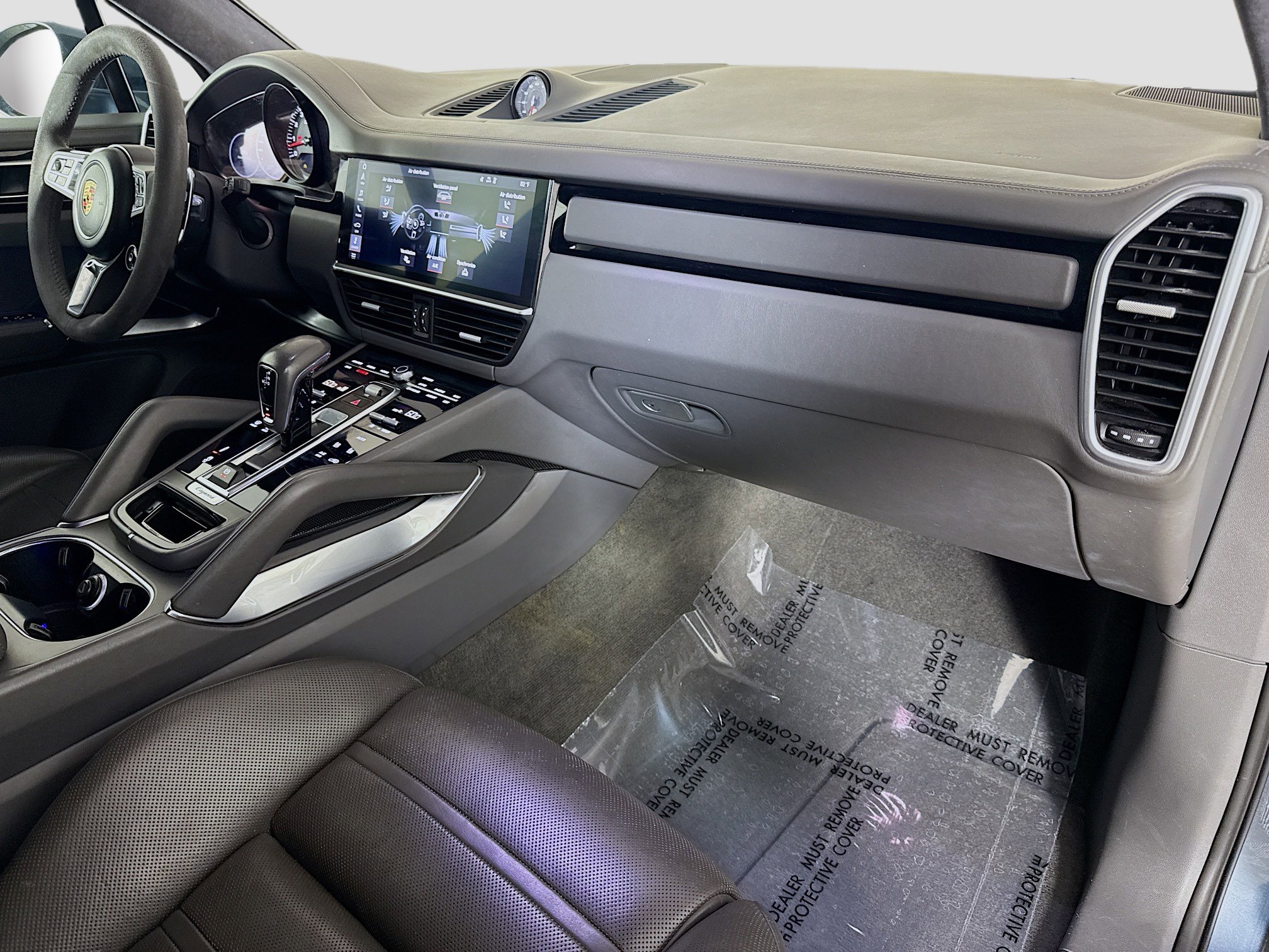 Used 2019 Porsche Cayenne Turbo image 28