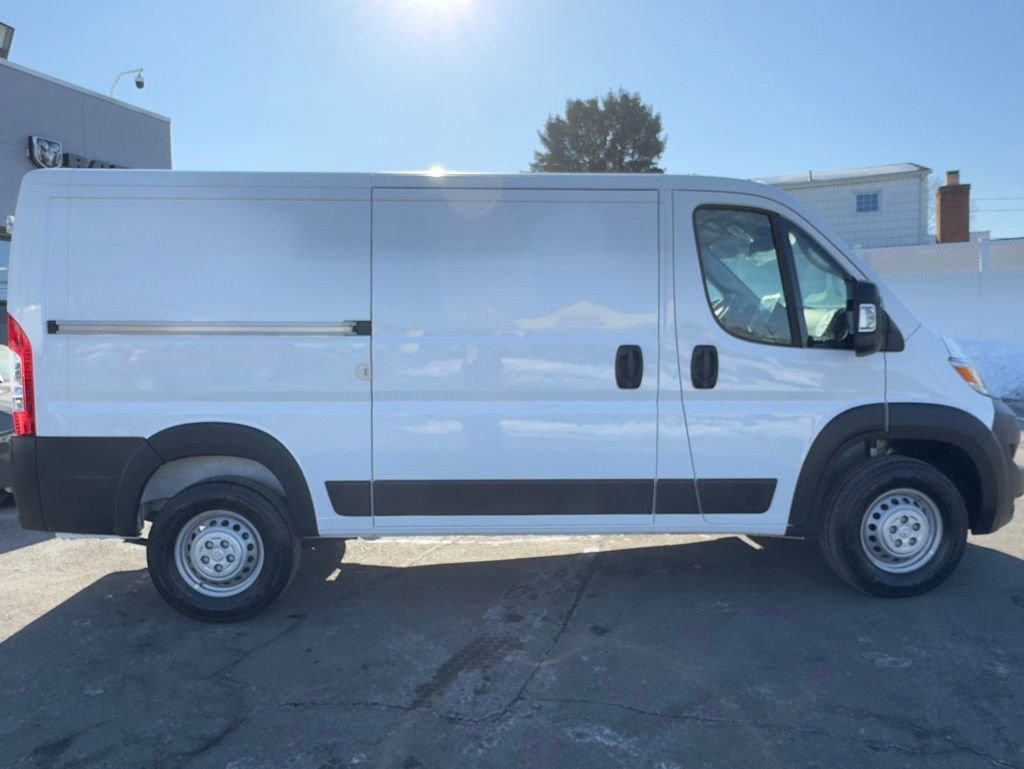 Used 2025 RAM ProMaster 2500 w/ Premium Convenience Group FWD image 9