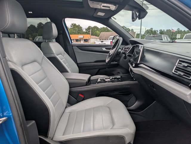 Used 2024 Volkswagen Atlas Cross Sport SEL R-Line AWD/4WD image 30