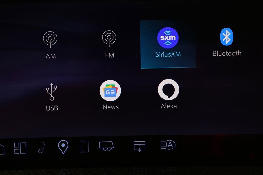 Used 2025 Cadillac Escalade V w/ LPO, ONYX Package image 31