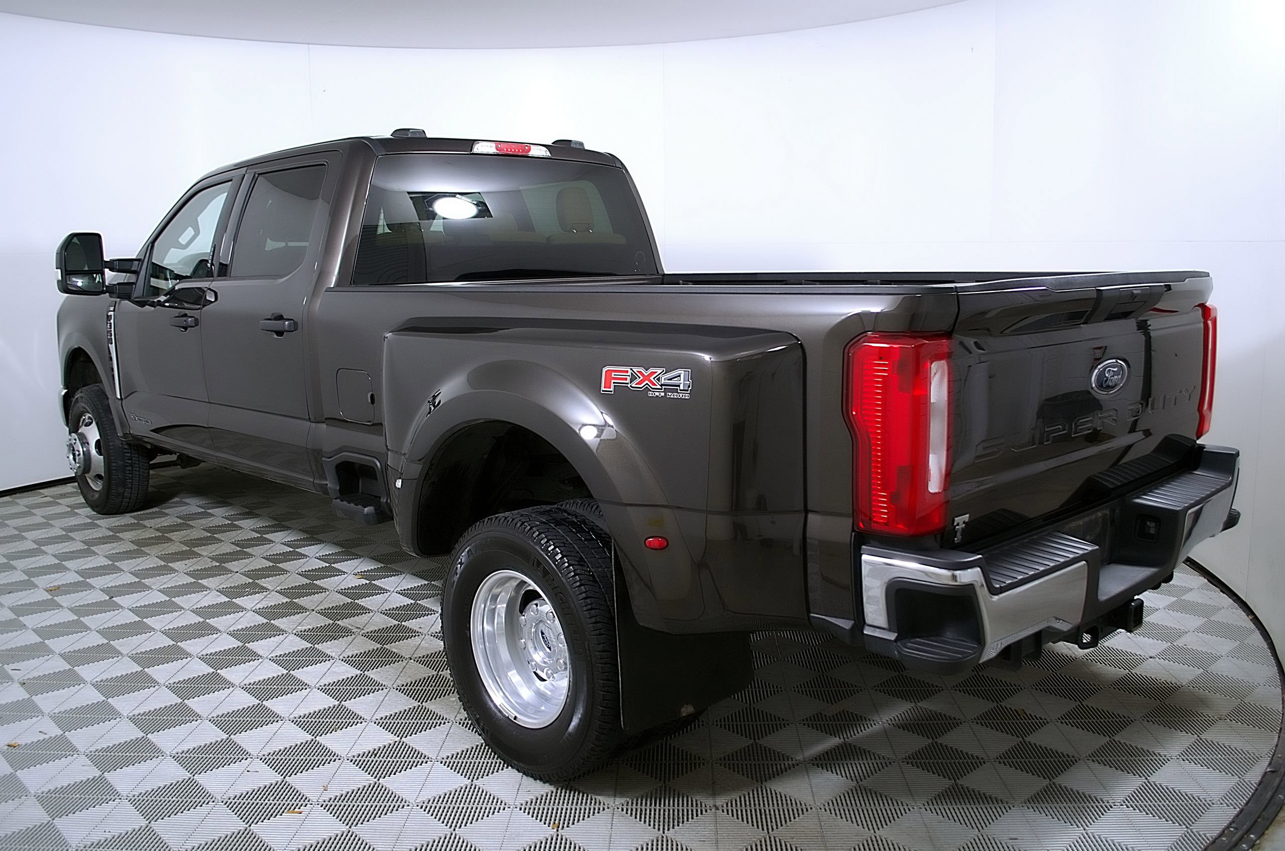 Used 2024 Ford F350 XLT image 10