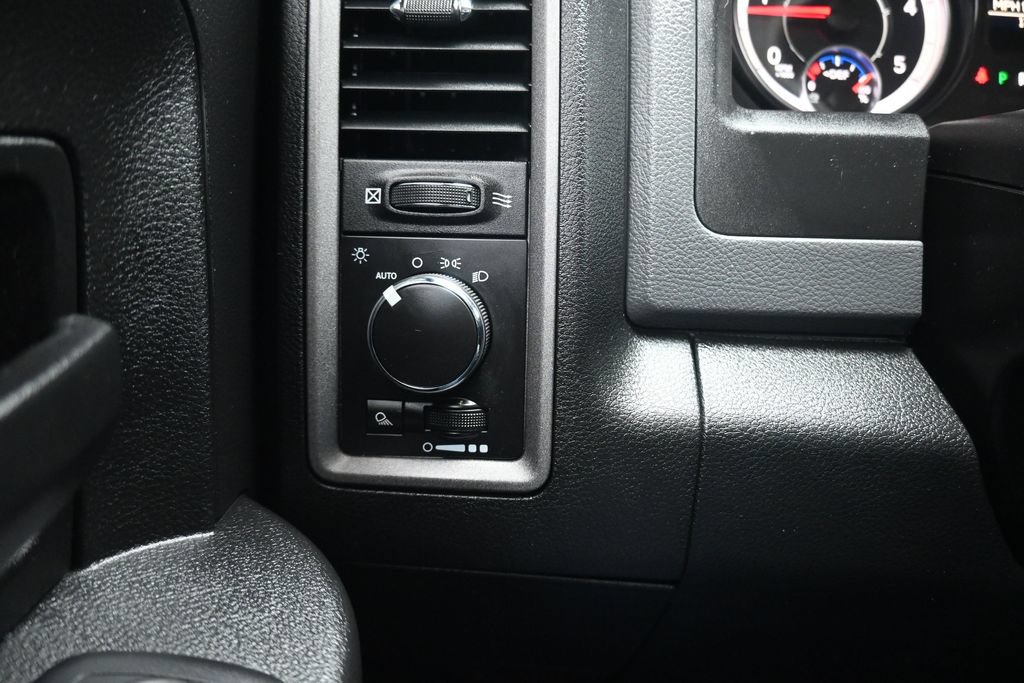 Used 2016 RAM 2500 Tradesman w/ Chrome Appearance Group AWD/4WD image 21