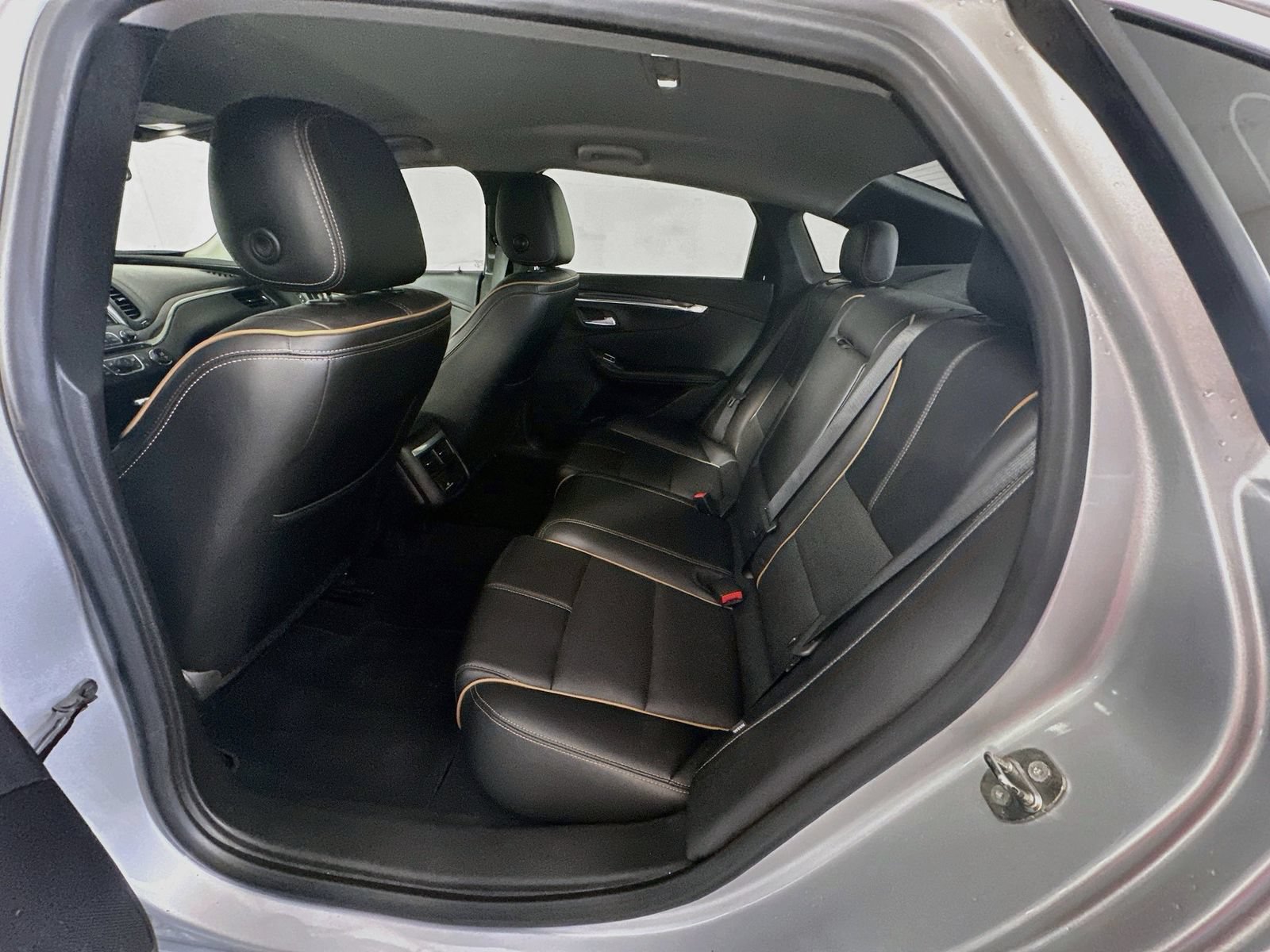 Used 2018 Chevrolet Impala Premier FWD image 24