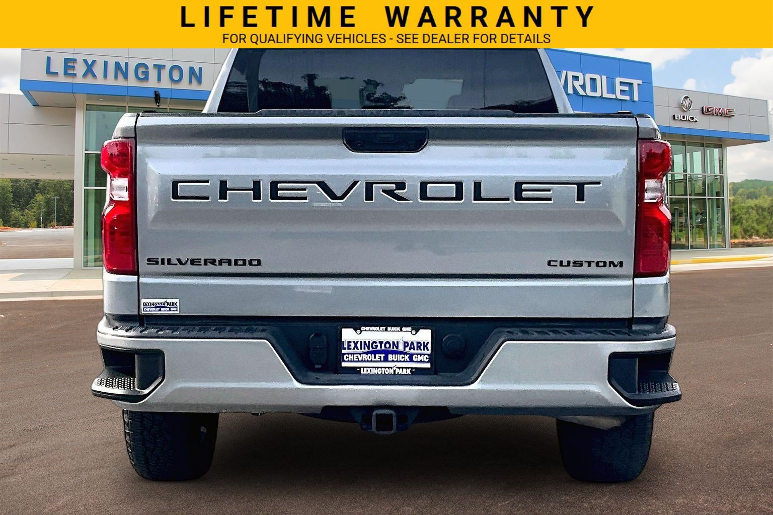 Used 2024 Chevrolet Silverado 1500 Custom w/ Turbomax Blackout Package AWD/4WD image 4