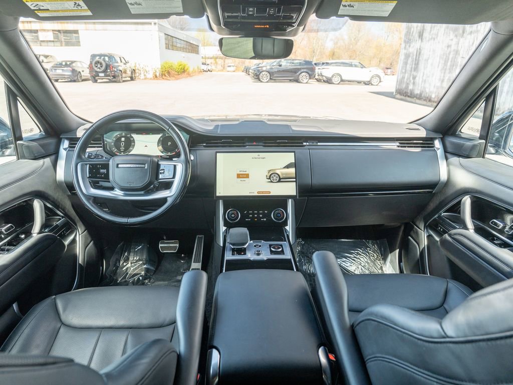 Certified 2023 Land Rover Range Rover Long Wheelbase SE AWD/4WD image 18