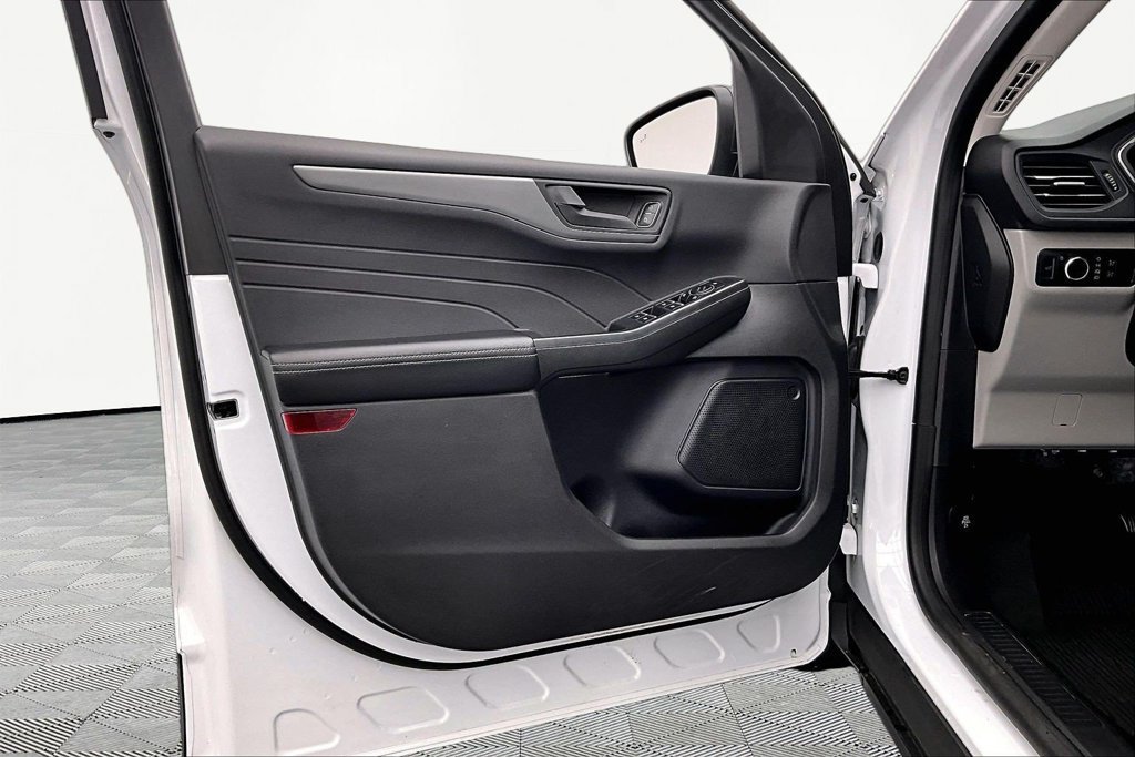 Certified 2023 Ford Escape Active w/ Cold Weather Package FWD image 23
