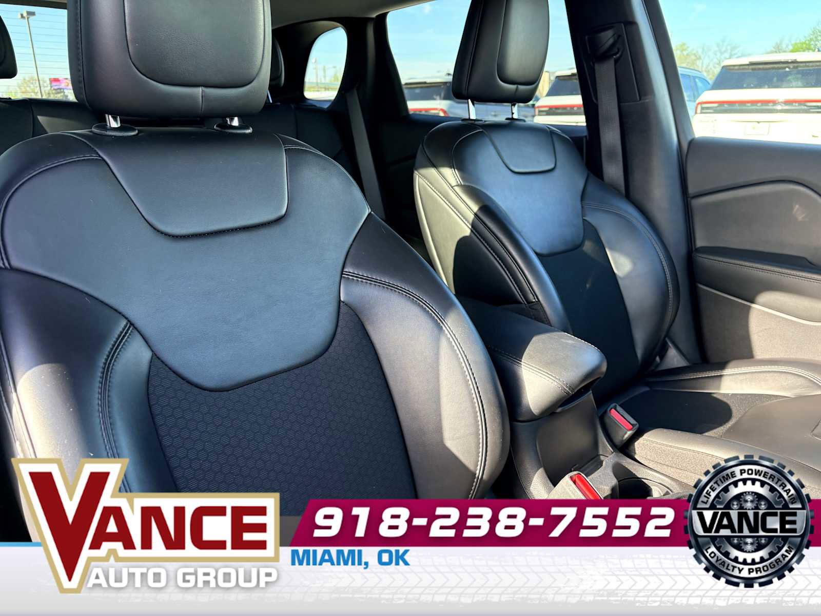 Used 2019 Jeep Cherokee Latitude Plus AWD/4WD image 21