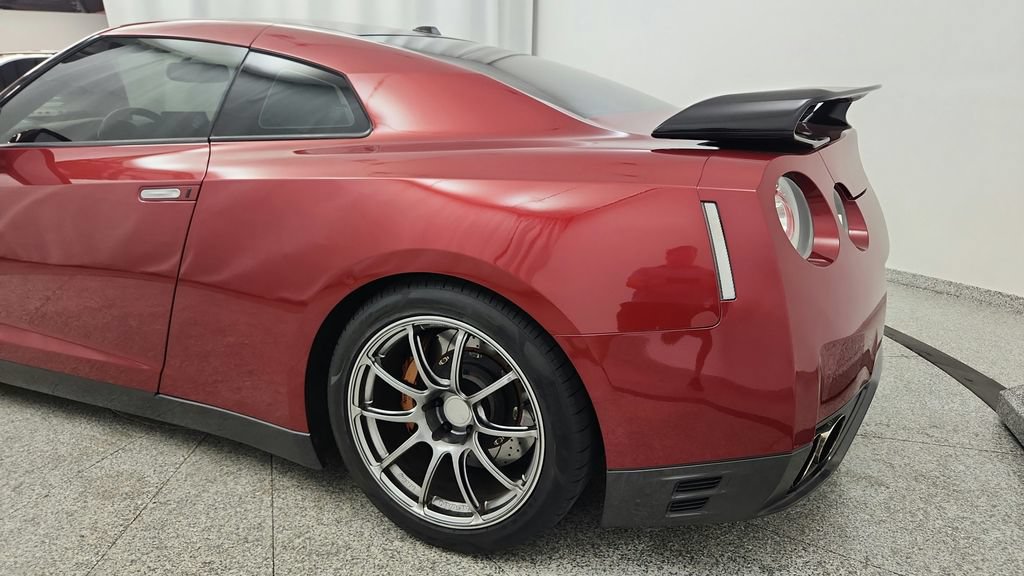 Used 2015 Nissan GT-R Premium AWD/4WD image 18