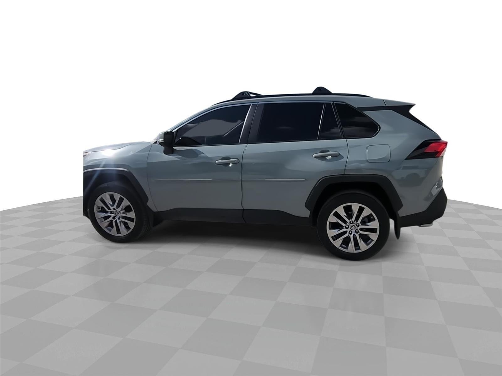 Used 2023 Toyota RAV4 XLE Premium FWD image 6