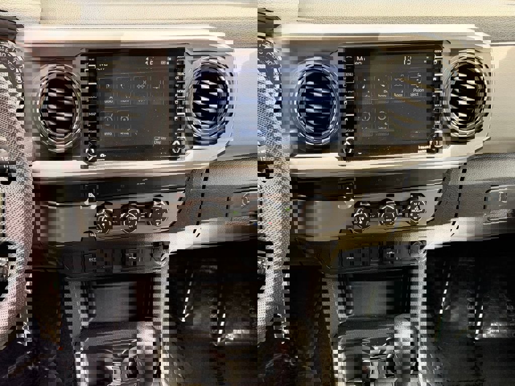 Used 2022 Toyota Tacoma SR5 image 15