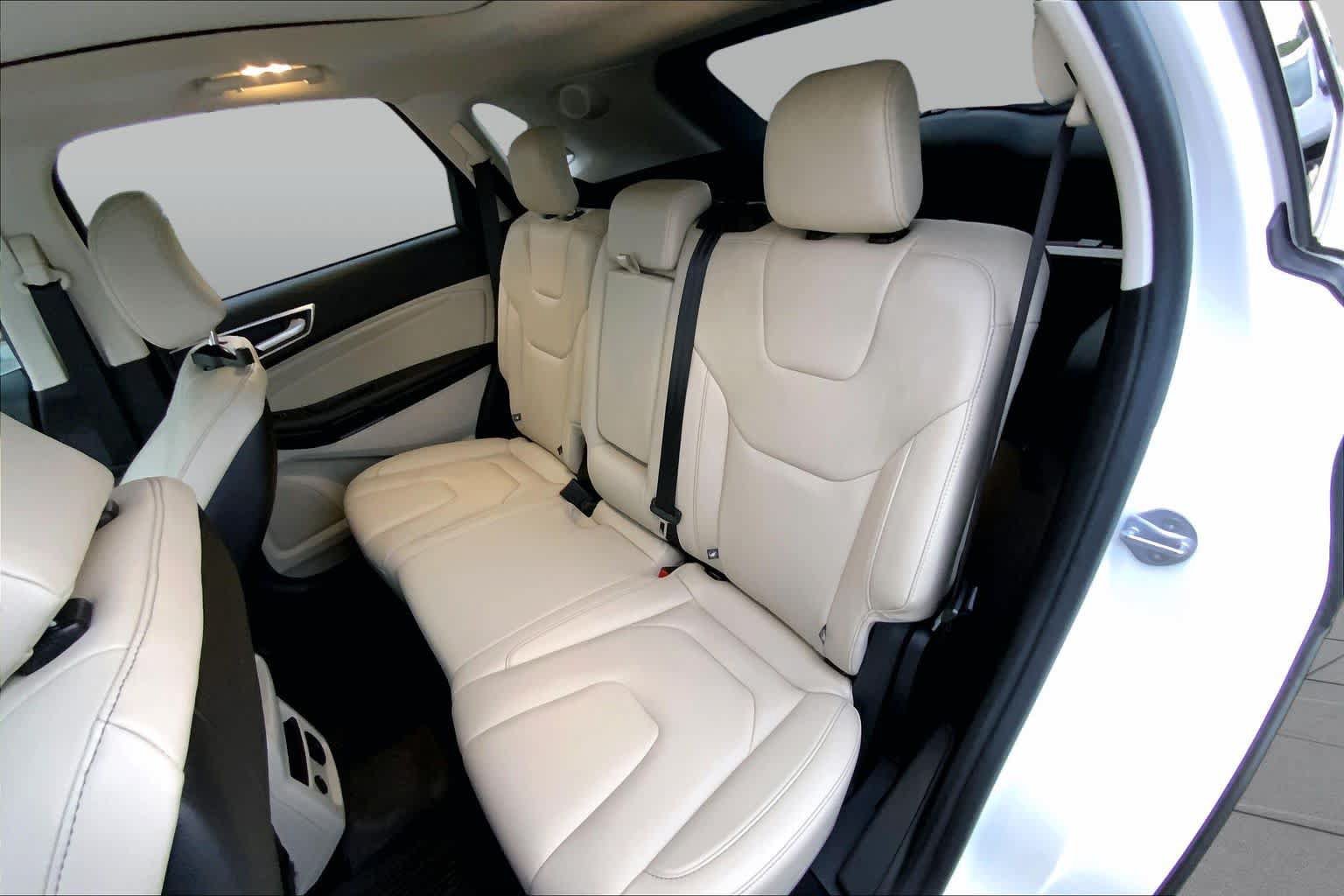 Used 2022 Ford Edge Titanium AWD/4WD image 20