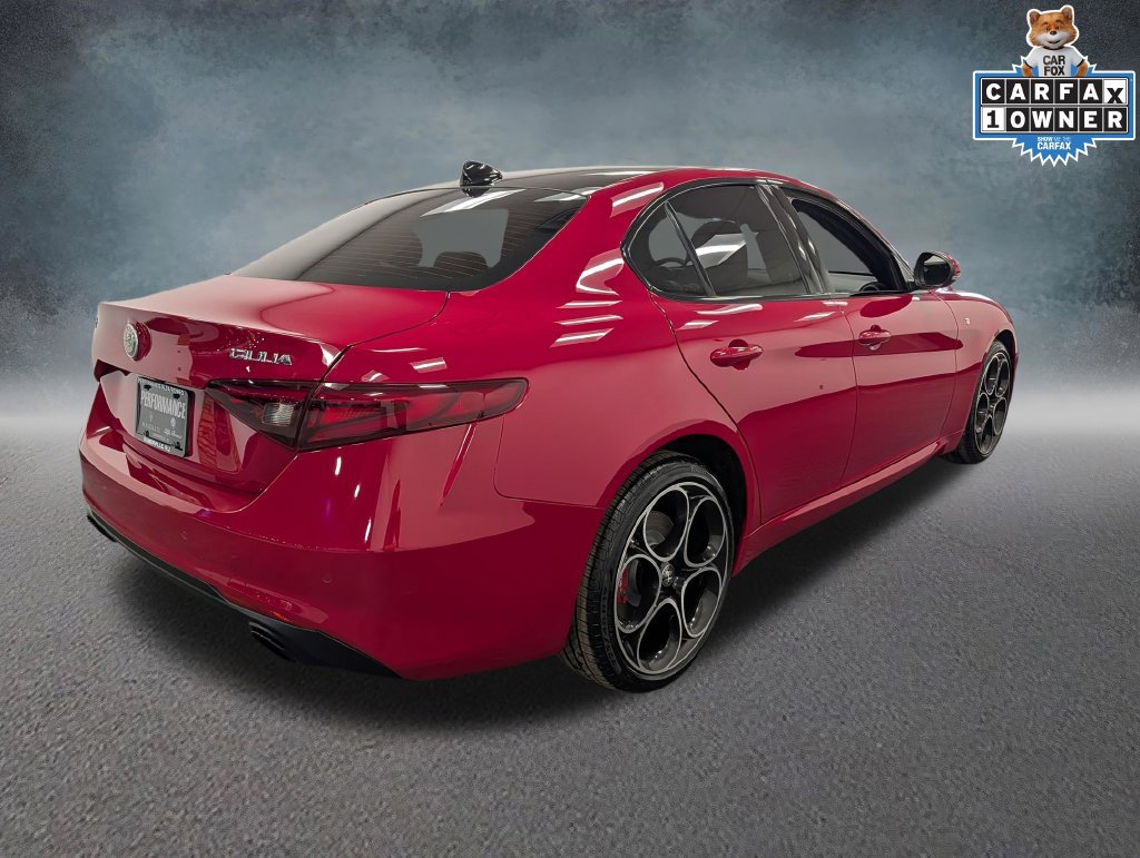 Used 2022 Alfa Romeo Giulia Ti AWD/4WD image 4