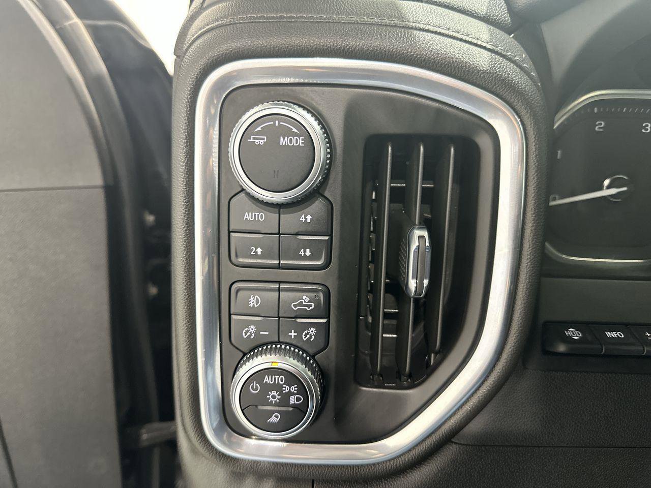 Used 2022 GMC Sierra 2500 Denali w/ Denali Ultimate Package image 18