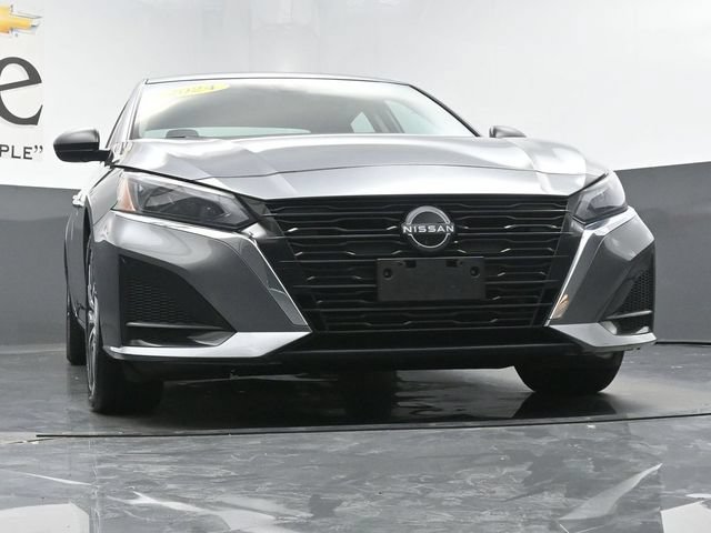Used 2024 Nissan Altima 2.5 SV FWD image 3