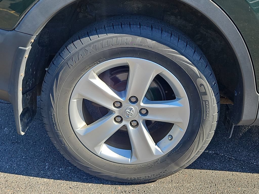 Used 2013 Toyota RAV4 XLE AWD/4WD image 6