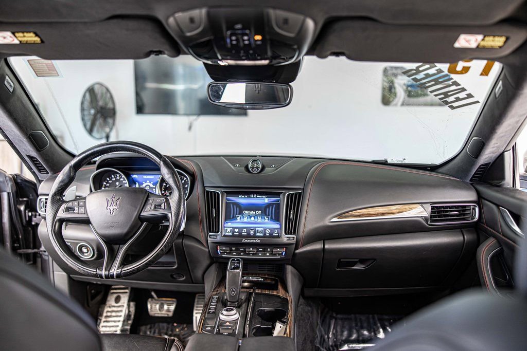 Used 2019 Maserati Levante S GranSport image 39